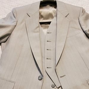 Pierre Balmain Mens 3PC Suit Two Button Single Bre
